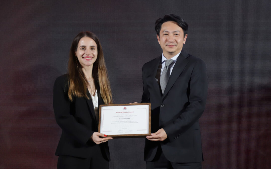 Daniela Fernandes, estudante de mestrado em Eng. Eletrotécnica e de Computadores, foi galardoada com uma bolsa de mérito da Huawei. Muitos parabéns.
